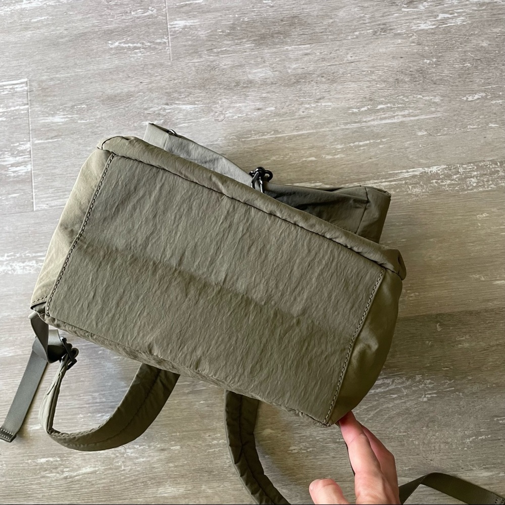 Sold Lululemon Cross Paths Rucksack *14L - Highlander - Picture 9 of 13